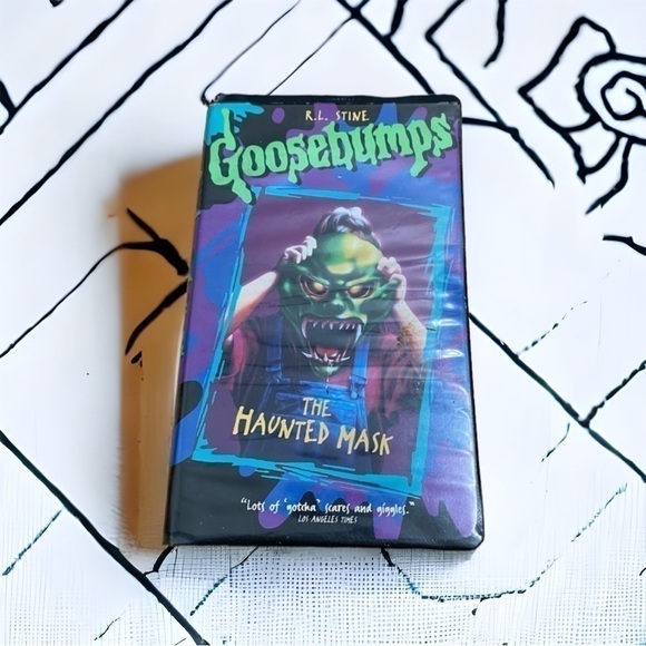 Vintage Goosebumps The Haunted Mask VHS Scary Movie 90s - Picture 1 of 7